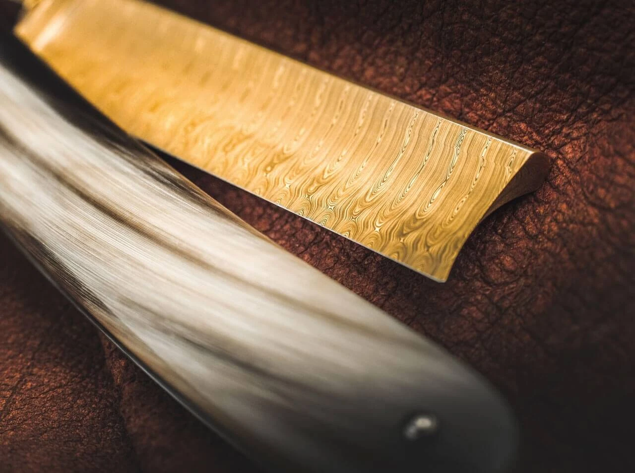 Damast Gold Horn 5 Damast Gold Horn – Bild 3